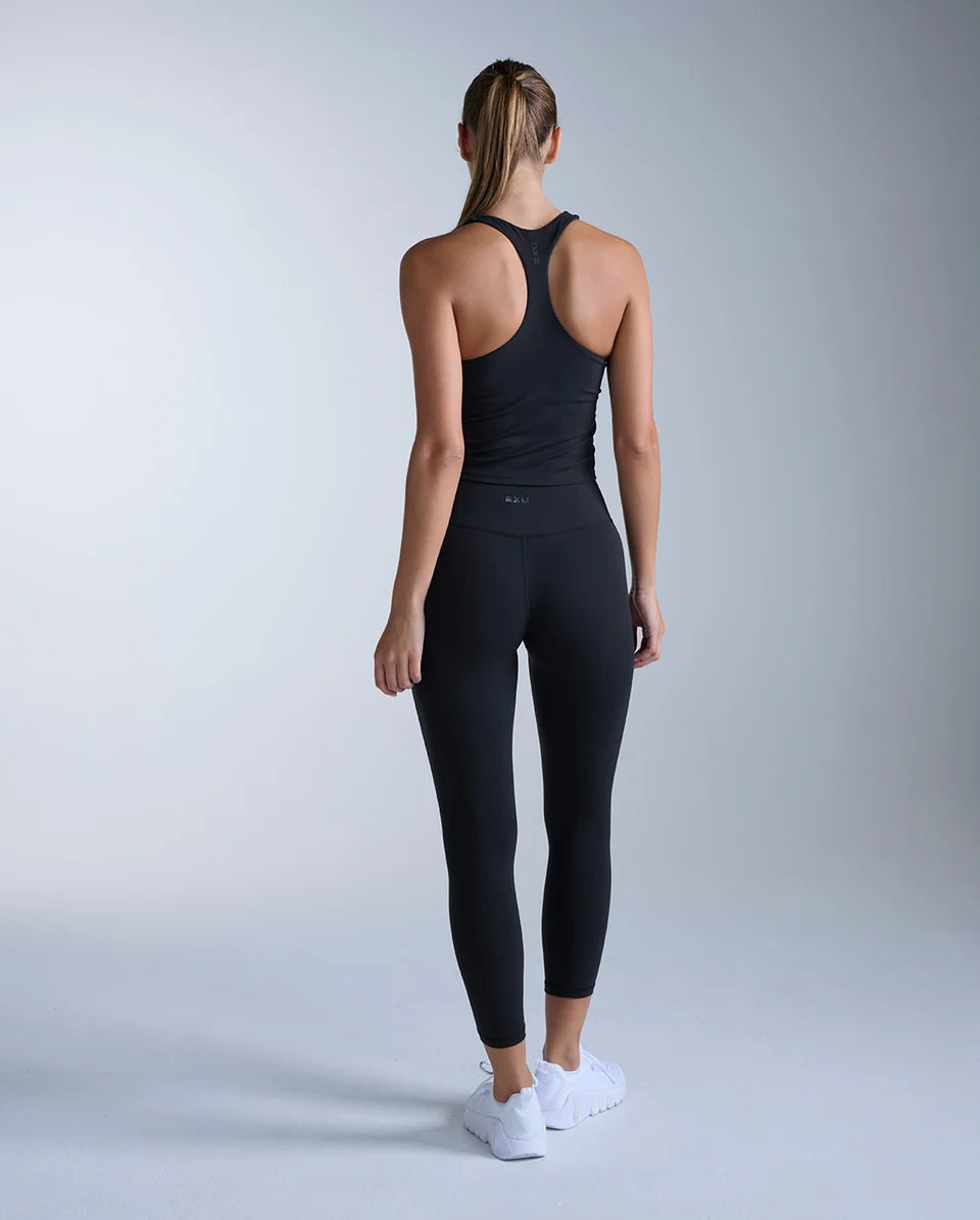 From your morning workout to post-session plans, the Fluid Racerback Tank moves with you in a soft, gently supportive longline fit that lasts all day.