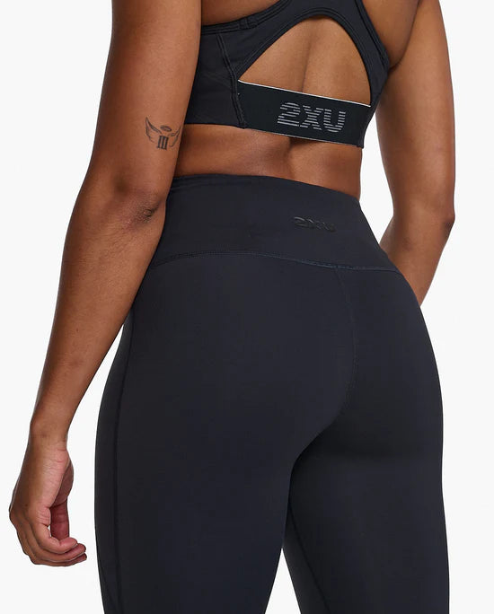 You won't find anything softer in the 2XU range than the Form Hi-Rise Compression 3/4 Tights, offering full-coverage in all the right places for a sculpted flattering silhouette.