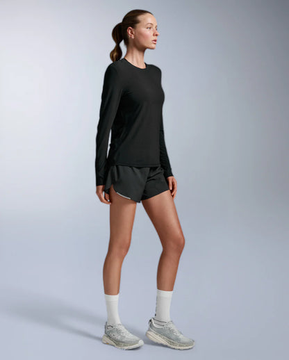 Naturally soft bamboo–wool blend
Lightweight, flexible density
Insulates even when damp
Flatlock seams for reduced chafing
Versatile base layer or standalone wear