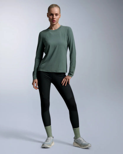 Naturally soft bamboo–wool blend
Lightweight, flexible density
Insulates even when damp
Flatlock seams for reduced chafing
Versatile base layer or standalone wear