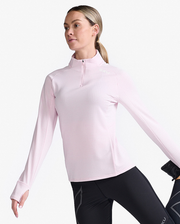 The Ignition 1/4 Zip is designed to trap body heat in, featuring a recycled double-knit waffle with stand collar around your neck and cuff mittens to keep cold hands at bay.