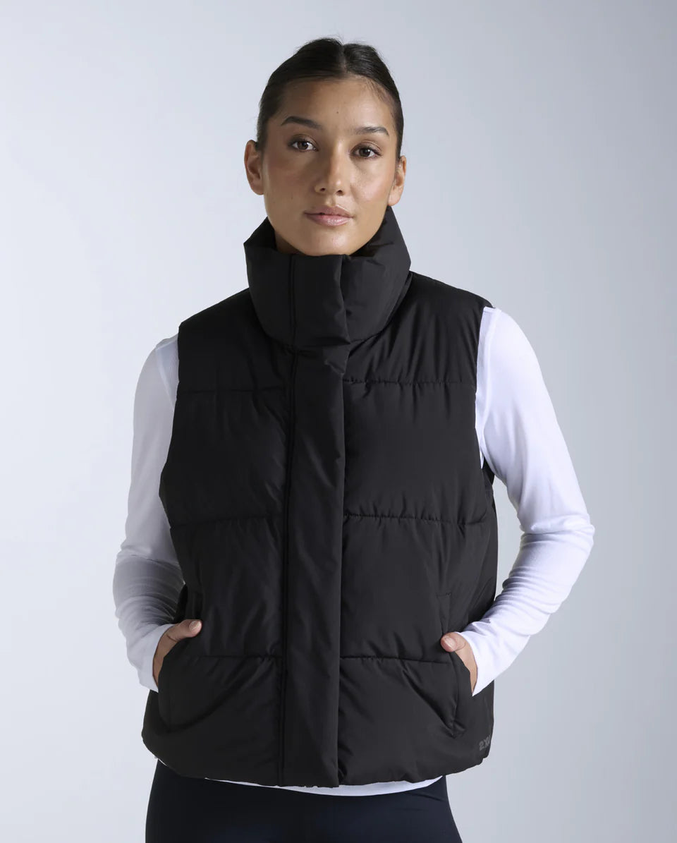 Lightweight down-proof woven shell
Sustainable C0 DWR water-resistant treatment
Stand collar shields neck and traps heat at core
Centre front zip with snap-fastening flap
Angled welt pockets for easy, glove-friendly storage