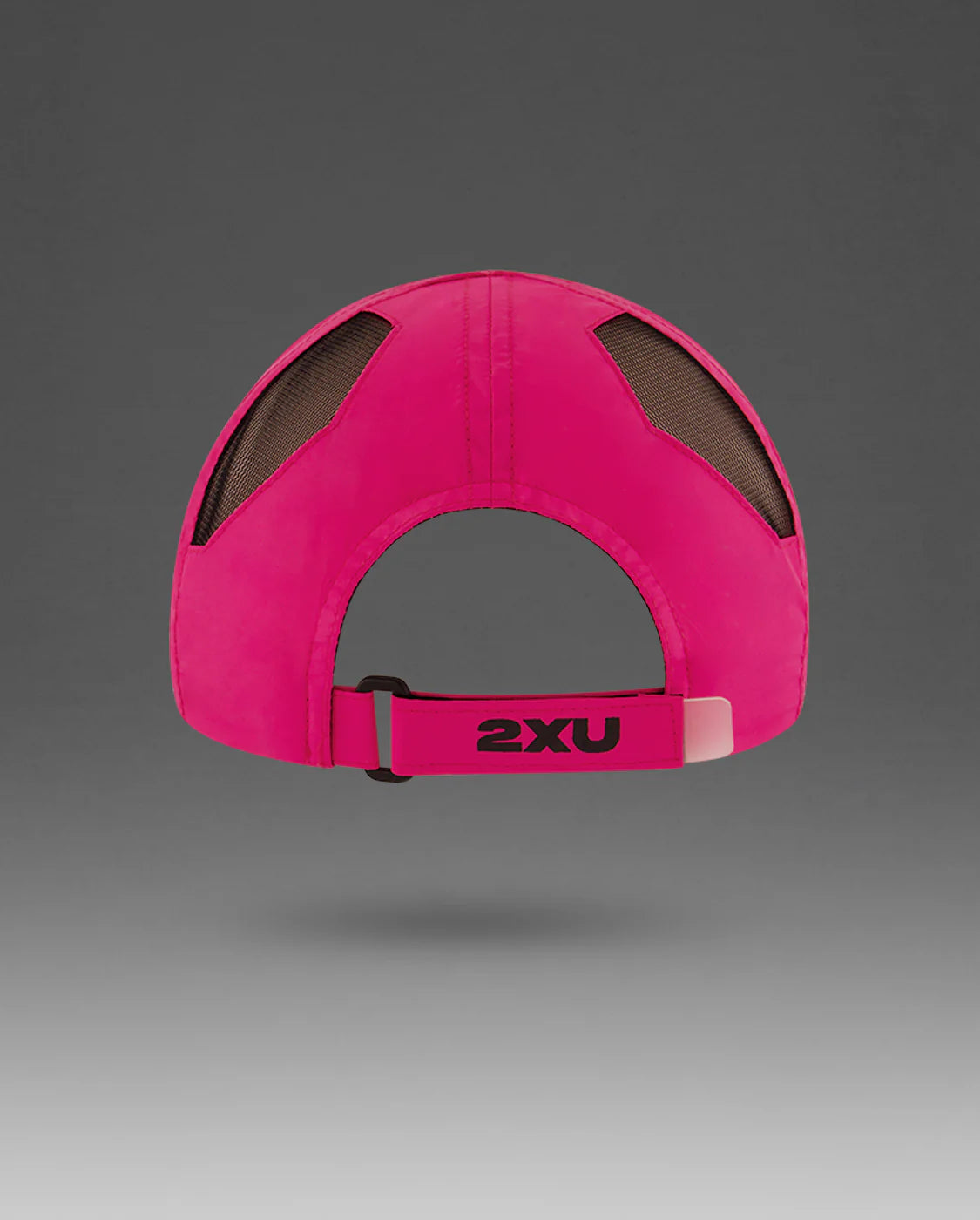 Constructed from a lightweight, fast drying fabric, the 2XU Run Cap, has you covered in all conditions.