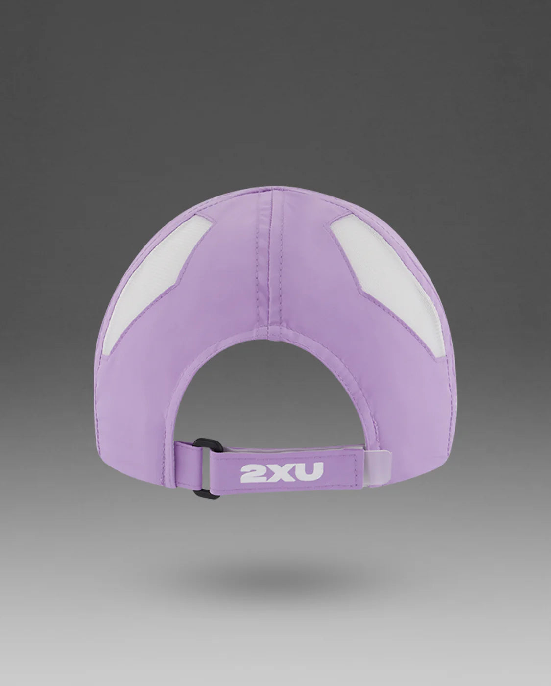 Lightweight 6-panel run cap
Semi-curved brim
Moisture wicking sweatband
2XU logo on front panel and brim
Mesh ventilation panels
Adjustable velcro closure with silicon tab
2XU logo on velcro closure