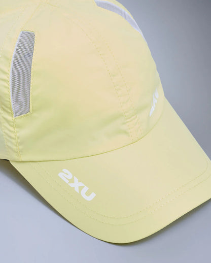 Lightweight 6-panel performance run cap
Moisture-wicking and quick-drying
Mesh ventilation panels
Adjustable velcro closure with silicone tab
Reflective logos for visibility