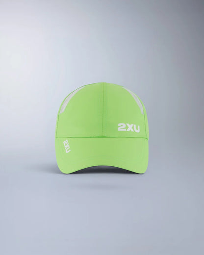 Lightweight 6-panel run cap
Semi-curved brim
Moisture wicking sweatband
2XU logo on front panel and brim
Mesh ventilation panels
Adjustable velcro closure with silicon tab
2XU logo on velcro closure