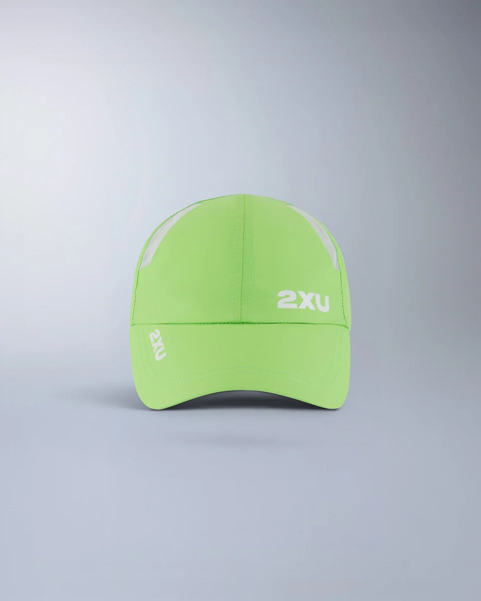 Lightweight 6-panel run cap
Semi-curved brim
Moisture wicking sweatband
2XU logo on front panel and brim
Mesh ventilation panels
Adjustable velcro closure with silicon tab
2XU logo on velcro closure