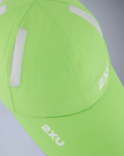 Lightweight 6-panel run cap
Semi-curved brim
Moisture wicking sweatband
2XU logo on front panel and brim
Mesh ventilation panels
Adjustable velcro closure with silicon tab
2XU logo on velcro closure