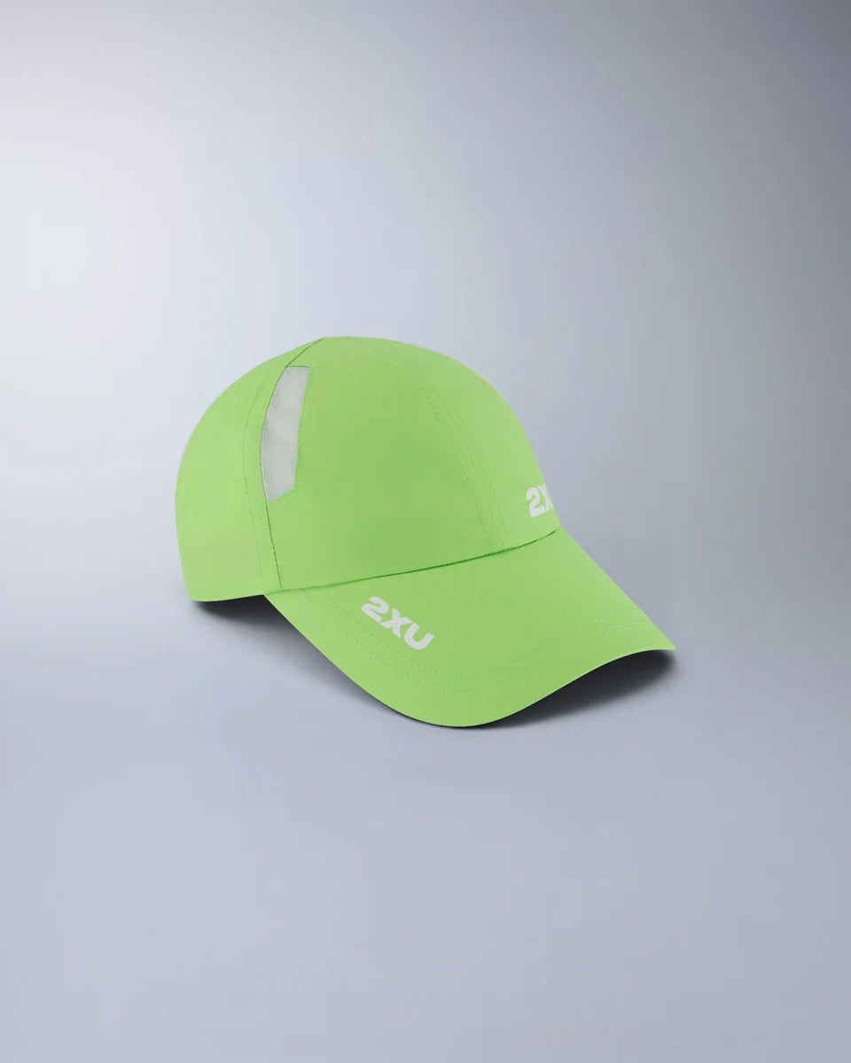 Lightweight 6-panel run cap
Semi-curved brim
Moisture wicking sweatband
2XU logo on front panel and brim
Mesh ventilation panels
Adjustable velcro closure with silicon tab
2XU logo on velcro closure