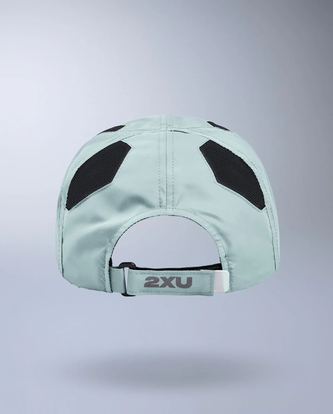 Lightweight 6-panel run cap
Semi-curved brim
Moisture wicking sweatband
2XU logo on front panel and brim
Mesh ventilation panels
Adjustable velcro closure with silicon tab
2XU logo on velcro closure