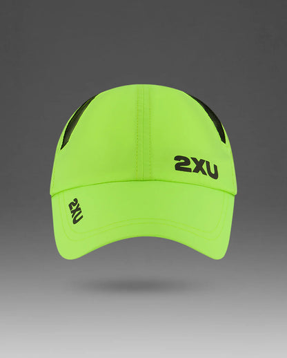 Constructed from a lightweight, fast drying fabric, the 2XU Run Cap, has you covered in all conditions.