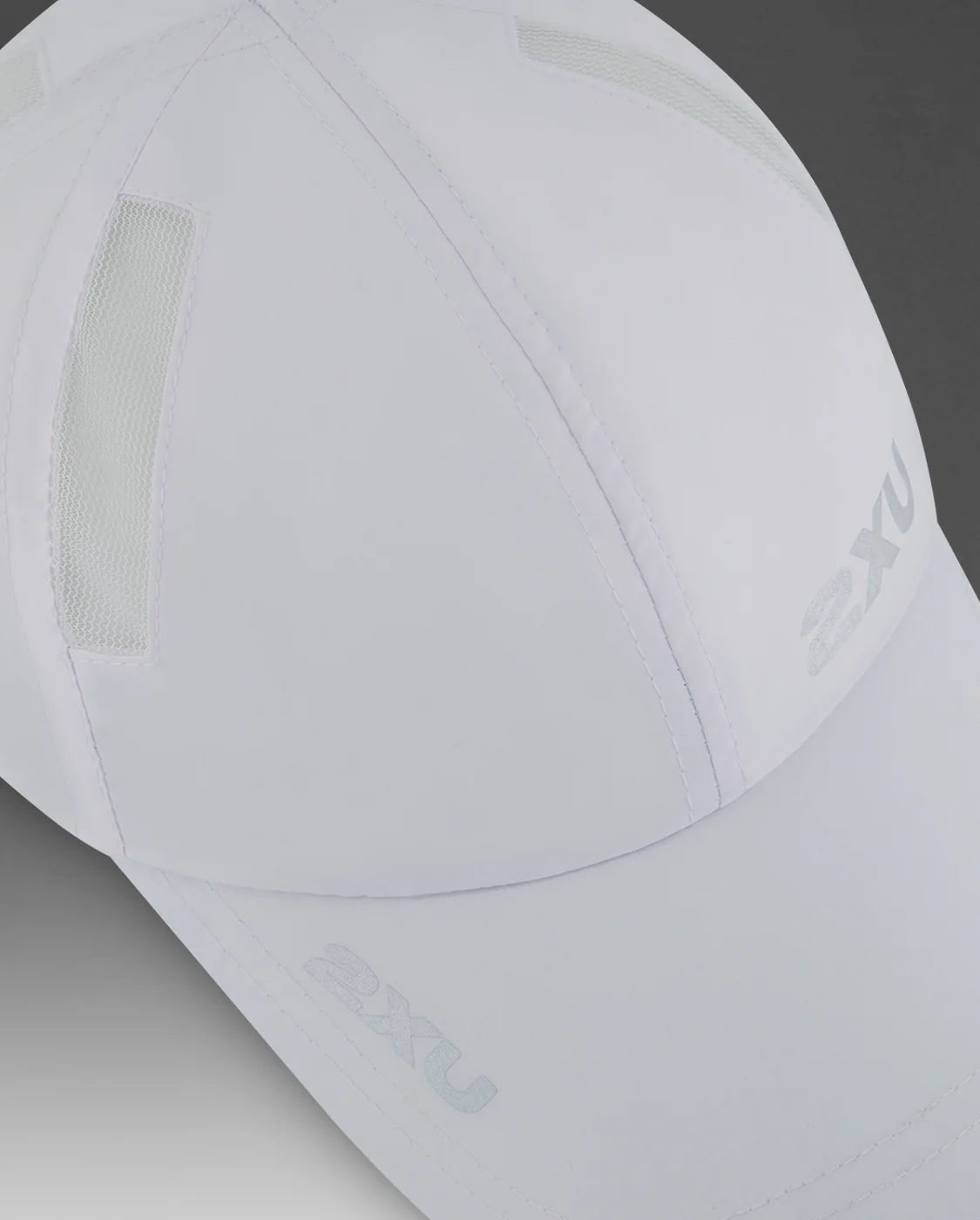 Constructed from a lightweight, fast-drying fabric, the 2XU Run Cap has you covered in all conditions.