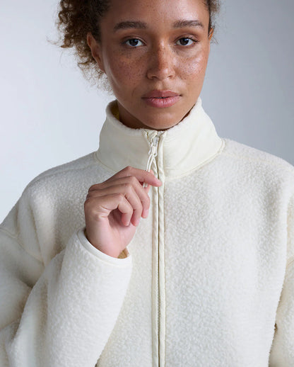 Suit up with this ultra soft Sherpa Fleece Full Zip Jacket, the recycled fleece with spliced woven panelling for movement, helps hold warm air in while letting moisture escape keeping you dry and comfortable during your daily adventures.