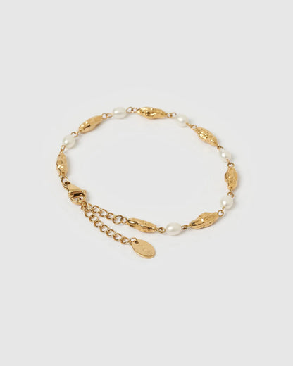 A true standout piece, Mimi seamlessly blends timeless elegance with modern sophistication, making it the ideal accessory for every occasion.