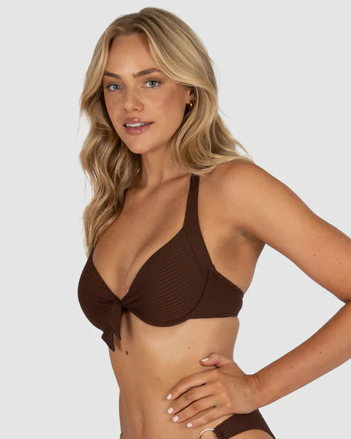 Moulded underwire cups
Removable padding for a multi-cup fit
Side arm panels for added push-up and coverage
Soft tie neck 
Fabric: Spain textural Rib 88% Polyamide, 12% Elastane