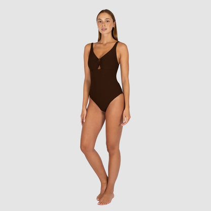 Best suited for C to DD cup sizes
Longline cut for a smooth, elongating silhouette
Boning for gentle structure and a sculpted shape
Soft removable cups for contouring and shaping
Low scoop back for a modern, feminine finish
Gold luxe trim for an elevated, fashion-forward finish
Adjustable straps for a personalised fit