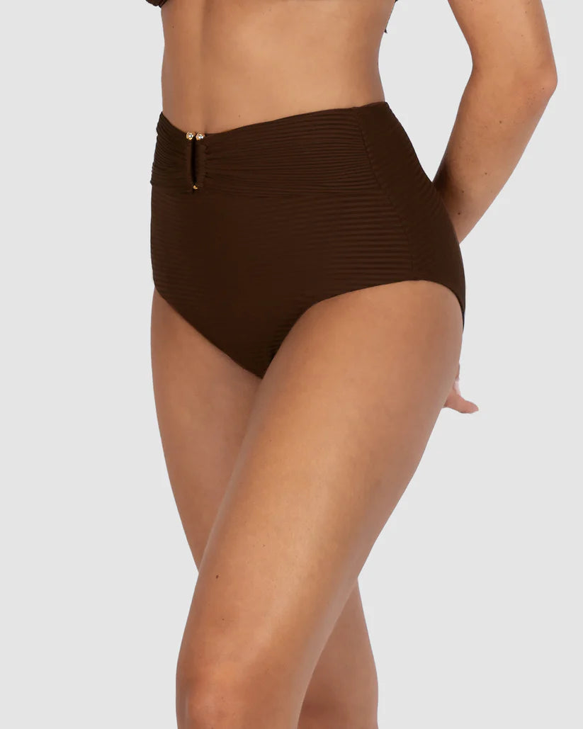 full bottom coverage
gold luxe trim detail
TUMMY CONTROL 
Fabric: Spain textural Rib 88% Polyamide, 12% Elastane
Designed and Made in Australia