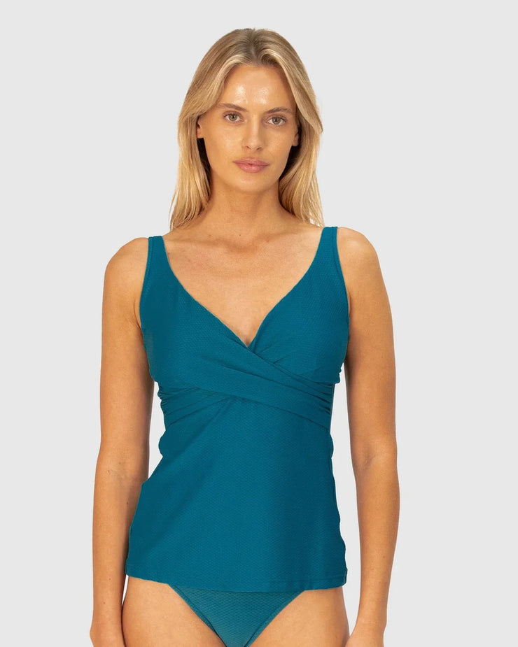 Introducing the Rococco D-E Wrap Singlet Top, crafted for both style and support. Featuring underwire shelf support and Lycra cup support, it ensures a comfortable and flattering fit. With an elegantly dipped back and adjustable straps, this singlet offers a tailored, adjustable experience for your beach outings.