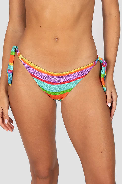 Regular bottom coverage
Fabric: 91% Polyamide 9% Elastane
Fabric: Developed in Italy
Designed and Made in Australia 