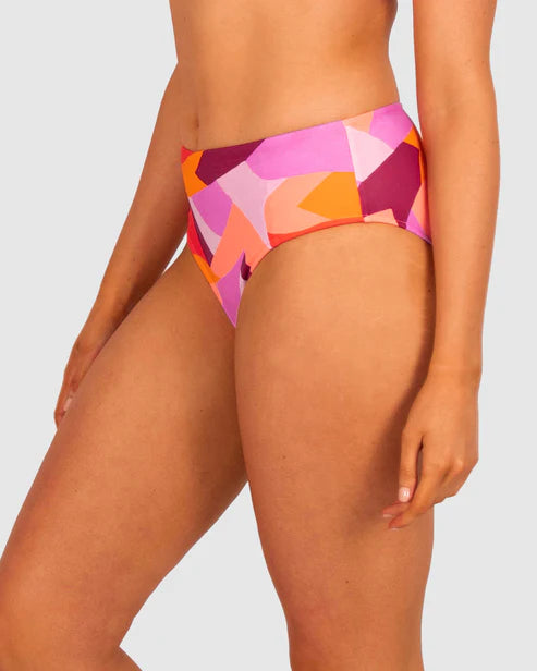 Baku's Utopia Mid Bikini Pant features a mid-high flattering waist, with a full coverage bottom.