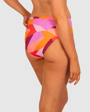 Baku's Utopia Mid Bikini Pant features a mid-high flattering waist, with a full coverage bottom.