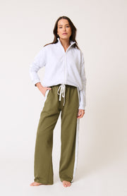 • Relaxed fit, zip front jacket
• 100% French Terry Cotton
• Drop shoulder
• Ribbed collar, cuffs and hem
• Grosgrain detailing along outer sleeves
• Samieka is 169cm and wears a size small

• Ivy League, Autumn 2025 collection 