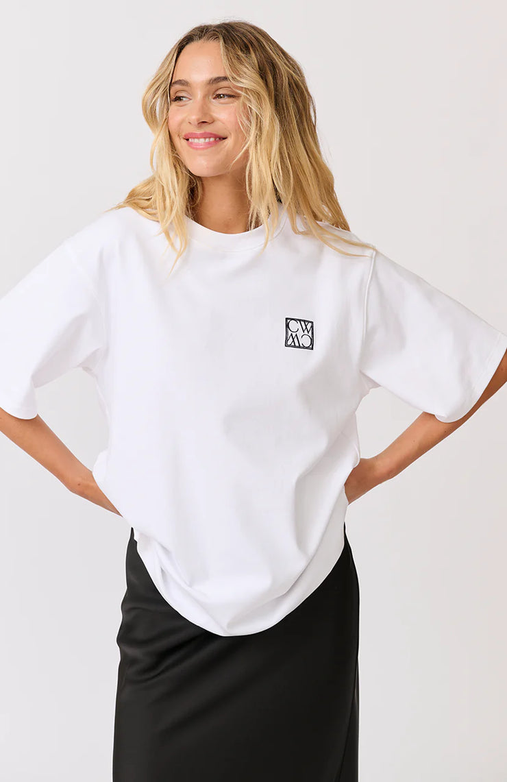 Boxy fit t-shirt
Short sleeve
Straight hemline
Monogram logo embroidered on the chest in black
93.2% cotton 6.8% spandex jersey fabric
Nikki wears a size small and is 173cm tall
Core collection