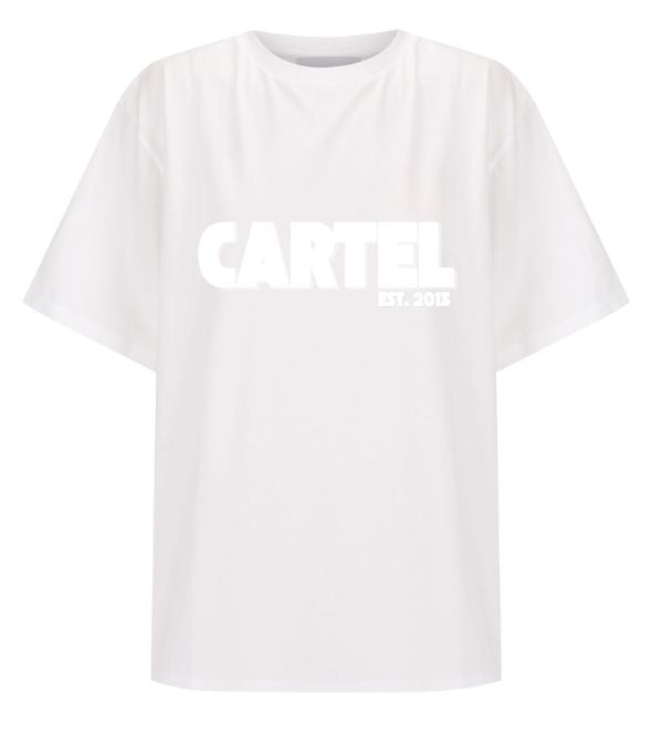 Boxy-fit T-Shirt 
Short Sleeve
Straight hemline
Centre back seam detail 
Tonal logo across front chest
100% Cotton Jersey Fabric