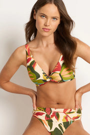 The Fernanda Multi Fit Twist Crop Bikini Top is styled to give support and coverage for a variety of cup sizes from a B cup to an E. It features a flattering twist at the centre front with clever styling options, wear as a halter, over the shoulder or as a cross back. Adjust the back E hook for the perfect fit.
