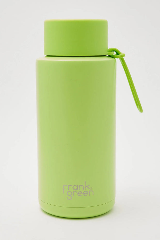 This is the ultimate reusable bottle experience. it looks beautiful, maintains the liquid temperature you desire for hours and tastes the way you intended (no nasty metallic flavour here). plus you can be confident knowing it won’t spill in your bag when you’re on the go.   large: 34oz / 1,000ml   