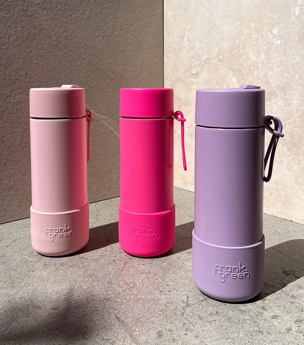 Protects your 20oz/595ml Ceramic Reusable Bottle and all Reusable Cups from dings and little scratches! Plus, there's a designated slot for your Apple AirTag® or Tile®, so you’ll never leave your bottle behind again.* How good is that? 