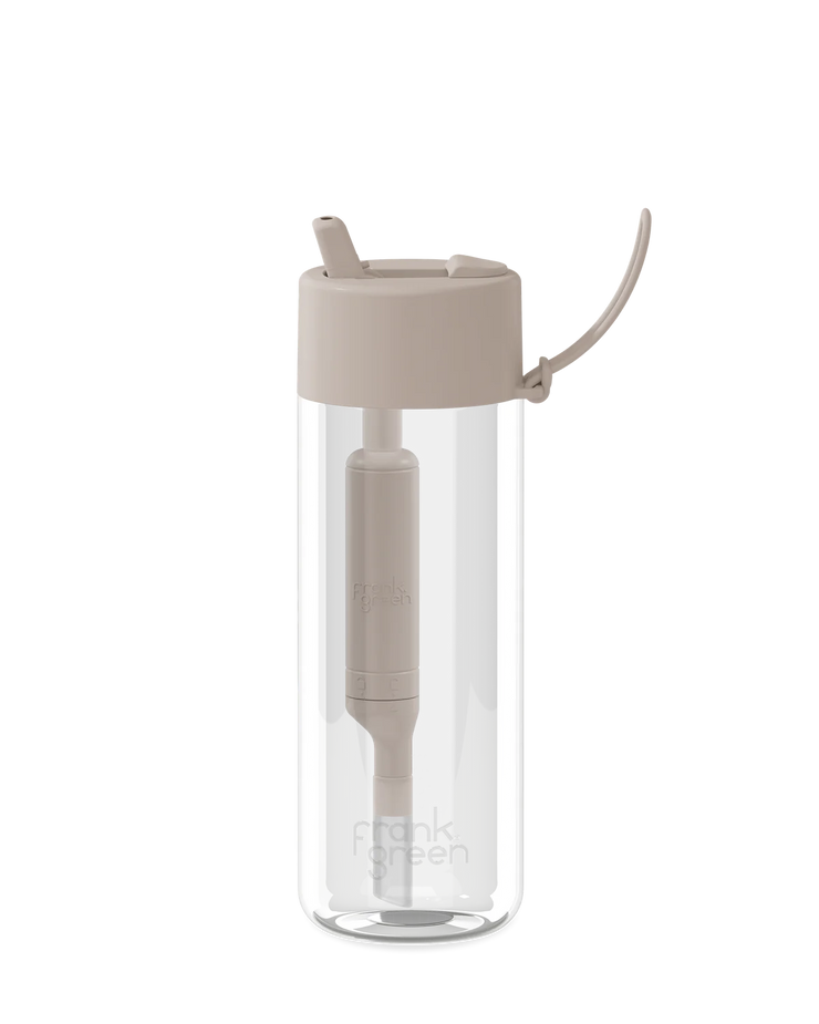 Fresh water, no fuss. The Water Purifying Carbon Filter Straw instantly enhances your drinking experience, reducing chlorine, odours and other impurities for fresher, cleaner-tasting water. Designed to fit your frank green Reusable Bottle with a Straw Lid, it’s easy to attach, effortless to replace, and works as you sip - at home, at the gym, or on the go.
