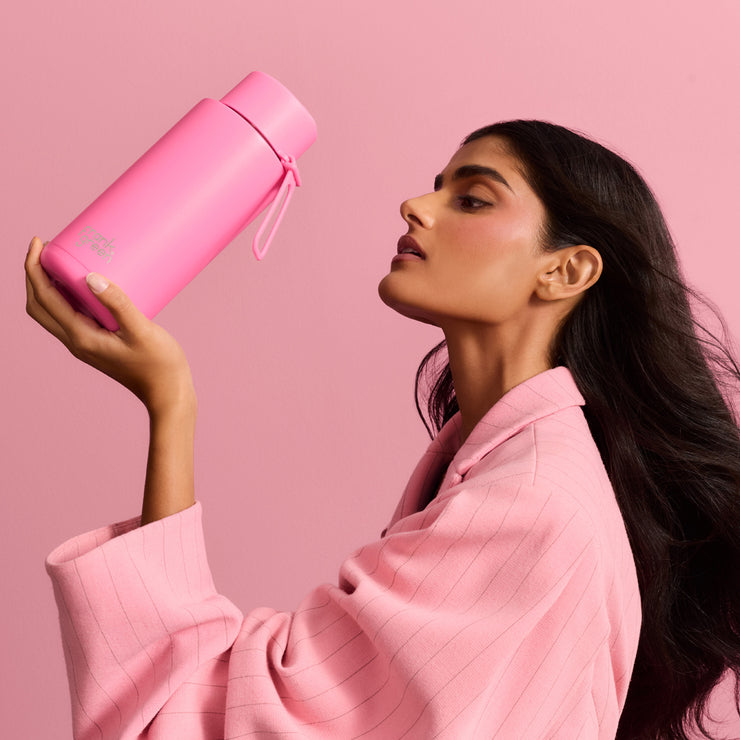Multi-award-winning product design
Durable stainless steel bottle – made to last
BPA free, FDA & EU approved safe materials
Available with our easy-to-use straw lid
Dishwasher-safe lid. Base is handwash only
Microwave safe: No