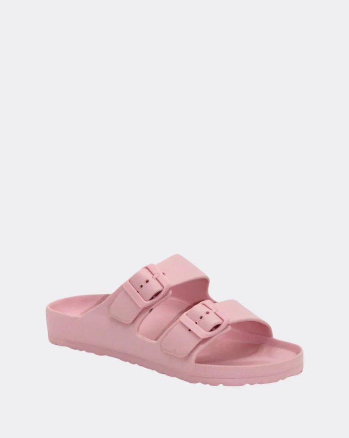 Comfort meets sleek. Super soft flex sole featuring a double buckle closure. • IP injected EVA moulding • Double buckle closure with adjustable width• EVA upper