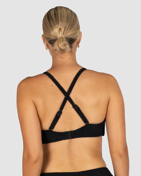 Adjustable and convertible straps
Soft, Removable soft cups
Boning support
Inner lycra cup support
Clip back
Crinkle Fabric
Fabric: 93% Polyamide / 7% Elastane
Fabric: Made in Italy
Designed and Made in Australia
