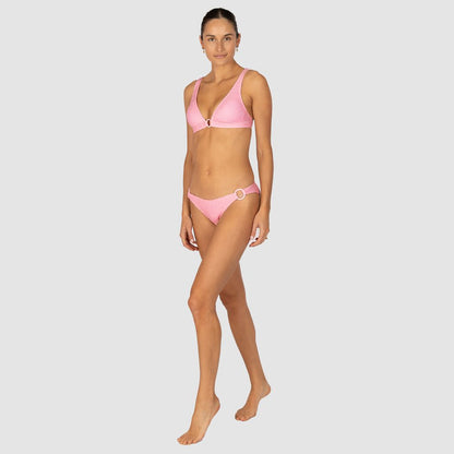 Regular coverage
Ring Detail
Crinkle Fabric
Fabric: 93% Polyamide / 7% Elastane
Fabric: Made in Italy
Designed and Made in Australia
