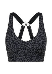 Meet the bra to match back with the best selling Amy Tech leggings. Designed to be both functional and flattering, this Nothing 2 See Here™ bra provides maximum support with secure, adjustable back straps that can be worn straight or to clear the shoulder blades. This bra features the perfect V shape neckline to flatter the bust, and an adjustable back clasp opening to customise your fit and support level