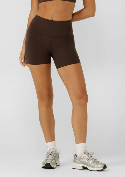 Inseam Measurement (size Small) - 12cm (this measurement varies by 1cm for each size up or down)
Wear Anywhere Classic Design
No Inside Leg Seam to Increase Comfort
Flattering High Rise Fit
Secret Back Pocket to Stash Your Phone