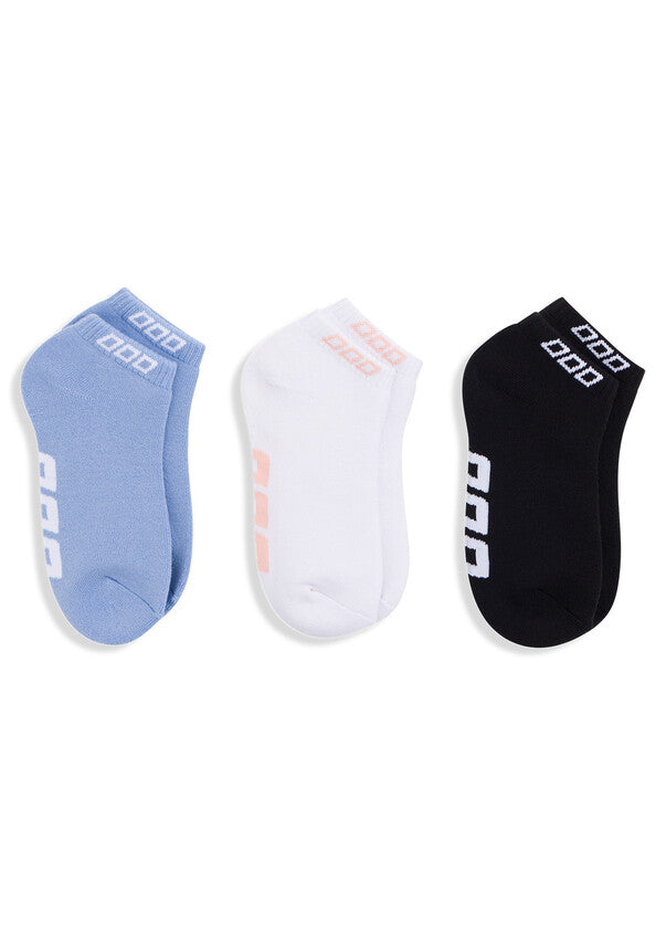 Step up your game in our high-performance sport socks, designed to elevate your Active Living experience. Made with breathable cotton blend yarn and cushioned soles, these socks provide superior comfort and support throughout your day and during intense workouts.