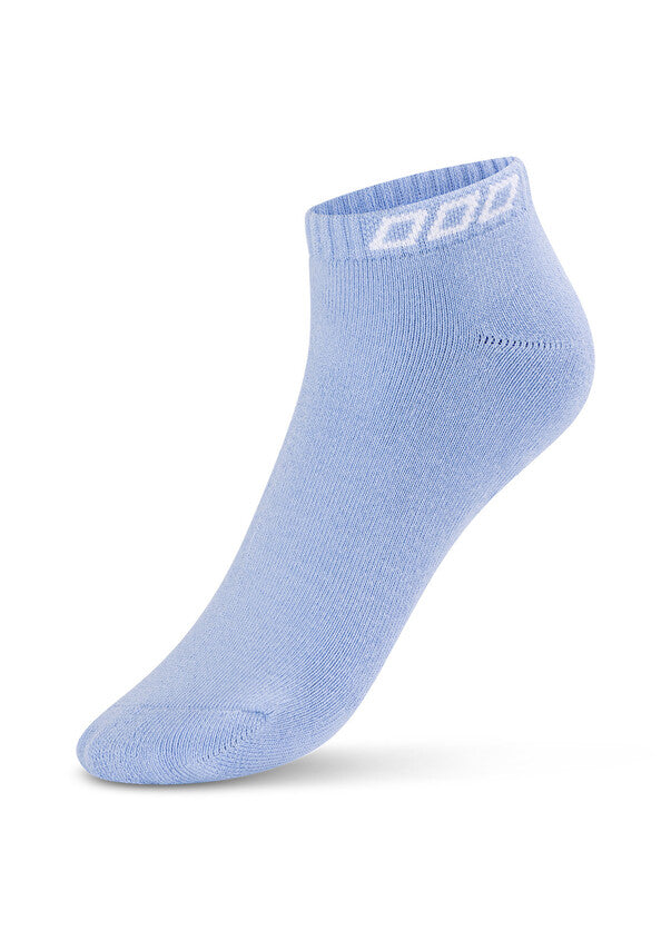 Step up your game in our high-performance sport socks, designed to elevate your Active Living experience. Made with breathable cotton blend yarn and cushioned soles, these socks provide superior comfort and support throughout your day and during intense workouts.