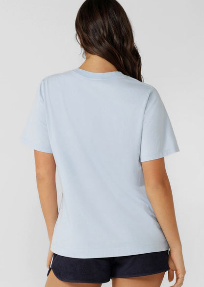 
Collegiate Inspired Velvet-Touch Logo
Relaxed Fit Silhouette
Classic Ribbed Crew Neckline
Vintage Wash Unique to Each Style
Limited Edition Logo Patch 