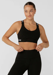 Maximum Support Achieve Maximum Support through bonded technology and full adjustability. Easily customise your fit from the front with fully adjustable hem and shoulder straps Flattering V Neckline with Hidden No-Bounce Panelling Soft Fold No-Dig Edges Logo Elastic Detailing Form-Fitting