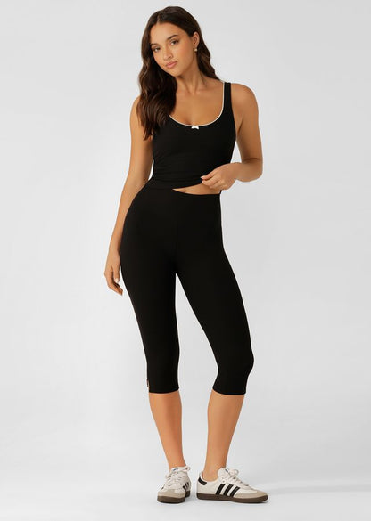 Flattering High Rise Waistband with Soft Fold Front and Stabilising Back Elastic for No Dig Comfort without compromising on Support
Fashion Forward 3/4 Capri Length with Side Split Detail 
Sweat Wicking Active Rib Fabrication
Secret Back Pocket to Stash Your Essentials
LJC Logo Embroidery