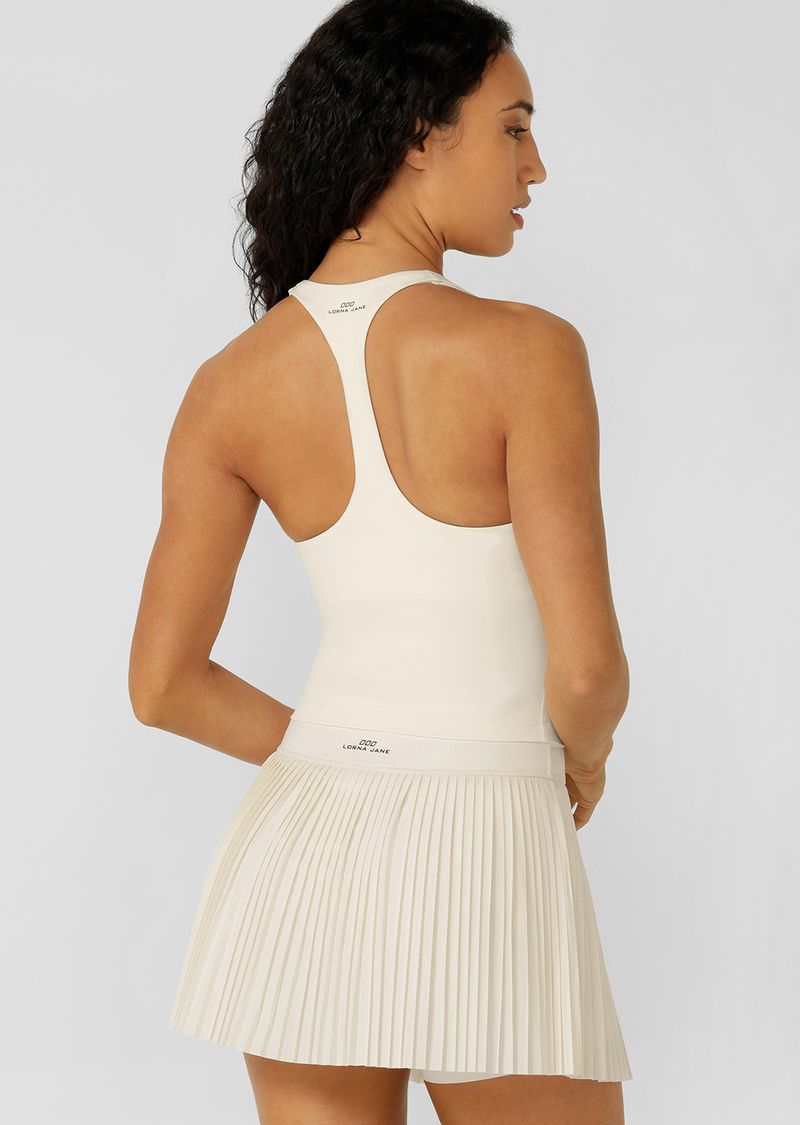 
Built in Shelf Bra with Removable Padding for All Day Support
Form Flattering Cropped Fitted Silhouette
Supportive Racerback Silhouette Clears the Shoulder Blades