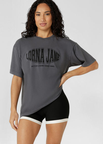 Versatile Active Living Essential
Premium Soft Cotton Fabrication
Vintage Wash Unique to Each Style
Boyfriend Fit
Classic Ribbed Crew Neckline