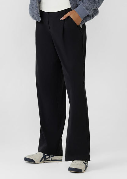 Wear Anywhere Wardrobe Essential
Elasticated Waistband with Hidden Drawcord Adjustability
Soft and Cosy Premium Brushed Thermal Active Fabric
Side Pockets to Stash your Essentials
Bonded Hem for a Technical and Streamlined Finish