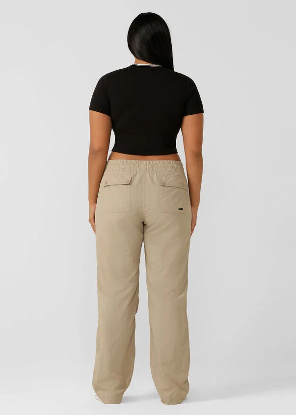 With an active take on our beloved Flashdance Pant, these Active Flashdance Pants offer a modern twist on a classic favorite in taslon fabric for added comfort and durability. Wear these back with your activewear post-practice or pair back with your everyday wardrobe for an athleisure look.