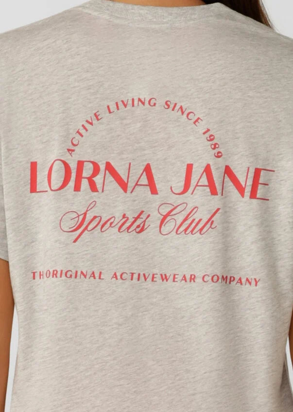 Complete your athleisure look with the Active Living Sports Club Relaxed T-shirt. Crafted from a soft cotton blend jersey, with a limited-edition front and back logo print, this relaxed fit t-shirt will be your go-to top in and-out of the gym.