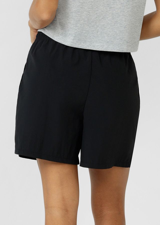 Mid Rise Longer Line Silhouette, 12.5cm Inseam
Water Repellent Taslon Active Fabrication
Notched Side Seams for Unrestricted Movement
Elasticated Waistband with Drawcord Adjustability
3 Pocket Design to Stash your Essentials- 2x Press Stud Side Pockets with Second Zip Pocket Layer