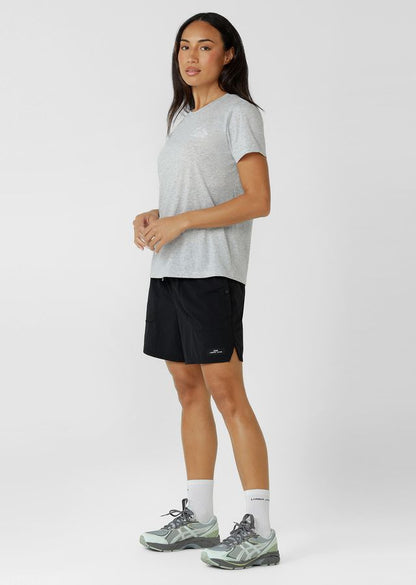 Mid Rise Longer Line Silhouette, 12.5cm Inseam
Water Repellent Taslon Active Fabrication
Notched Side Seams for Unrestricted Movement
Elasticated Waistband with Drawcord Adjustability
3 Pocket Design to Stash your Essentials- 2x Press Stud Side Pockets with Second Zip Pocket Layer